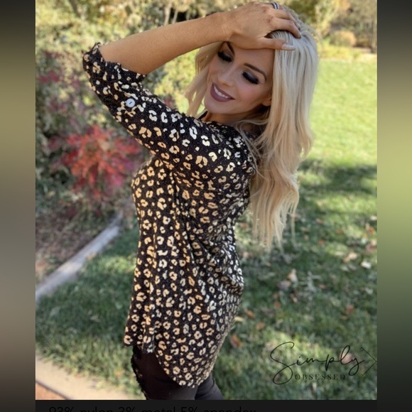 BLACK AND GOLD LEOPARD SHIMMER WEEKENDER TOP SIZE SMALL NEW! - Picture 3 of 14